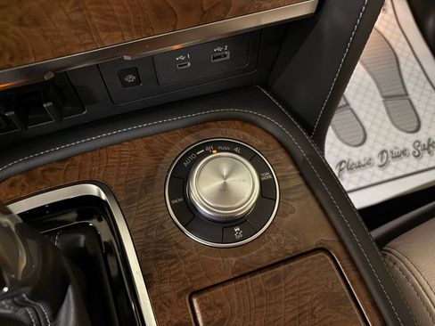 Used 2024 Nissan Armada SL w/ Captain's Chairs Package image 23