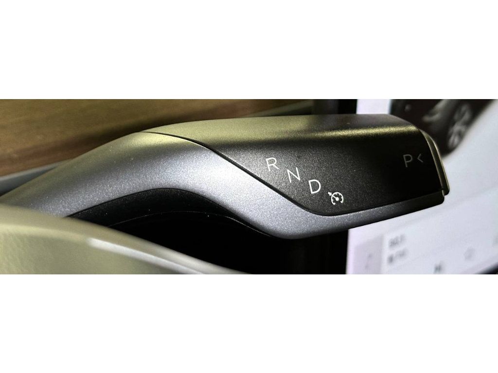 Used 2021 Tesla Model Y Long Range AWD/4WD image 27