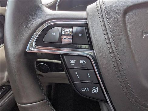 Used 2018 Lincoln Continental Reserve AWD/4WD image 32