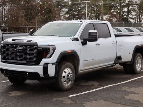New 2026 GMC Sierra 3500 Denali Ultimate image 2