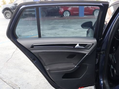 Used 2016 Volkswagen GTI SE FWD image 17
