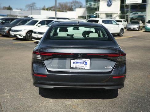 Used 2023 Honda Accord EX image 6