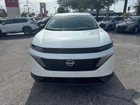 Certified 2025 Nissan Murano SV image 3