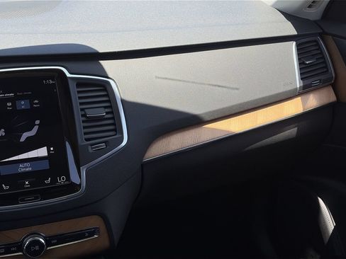 Used 2021 Volvo XC90 T6 Momentum w/ Climate Package AWD/4WD image 15