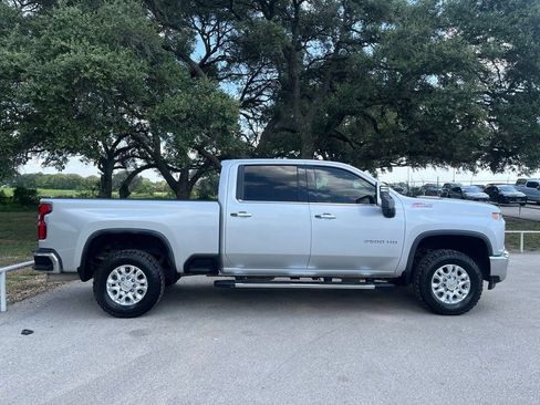 Used 2021 Chevrolet Silverado 2500 LTZ w/ LTZ Plus Package AWD/4WD image 4