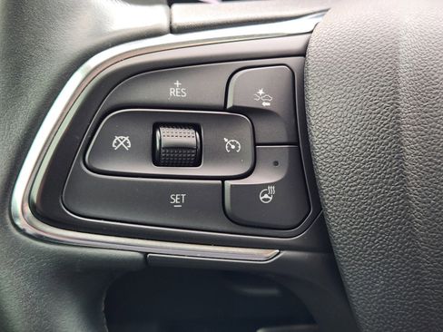 Used 2022 Buick Envision Essence w/ Technology Package I FWD image 23