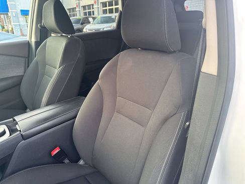Used 2023 Nissan Rogue S AWD/4WD image 17