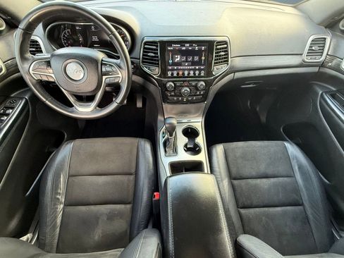 Used 2019 Jeep Grand Cherokee Laredo w/ Laredo X Package image 28