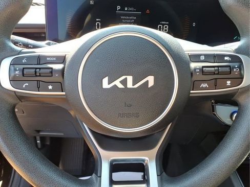 Used 2025 Kia K5 LXS image 17