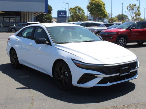 New 2026 Hyundai Elantra Sport FWD image 5