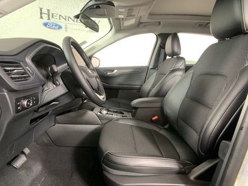 Used 2025 Ford Escape SE image 23