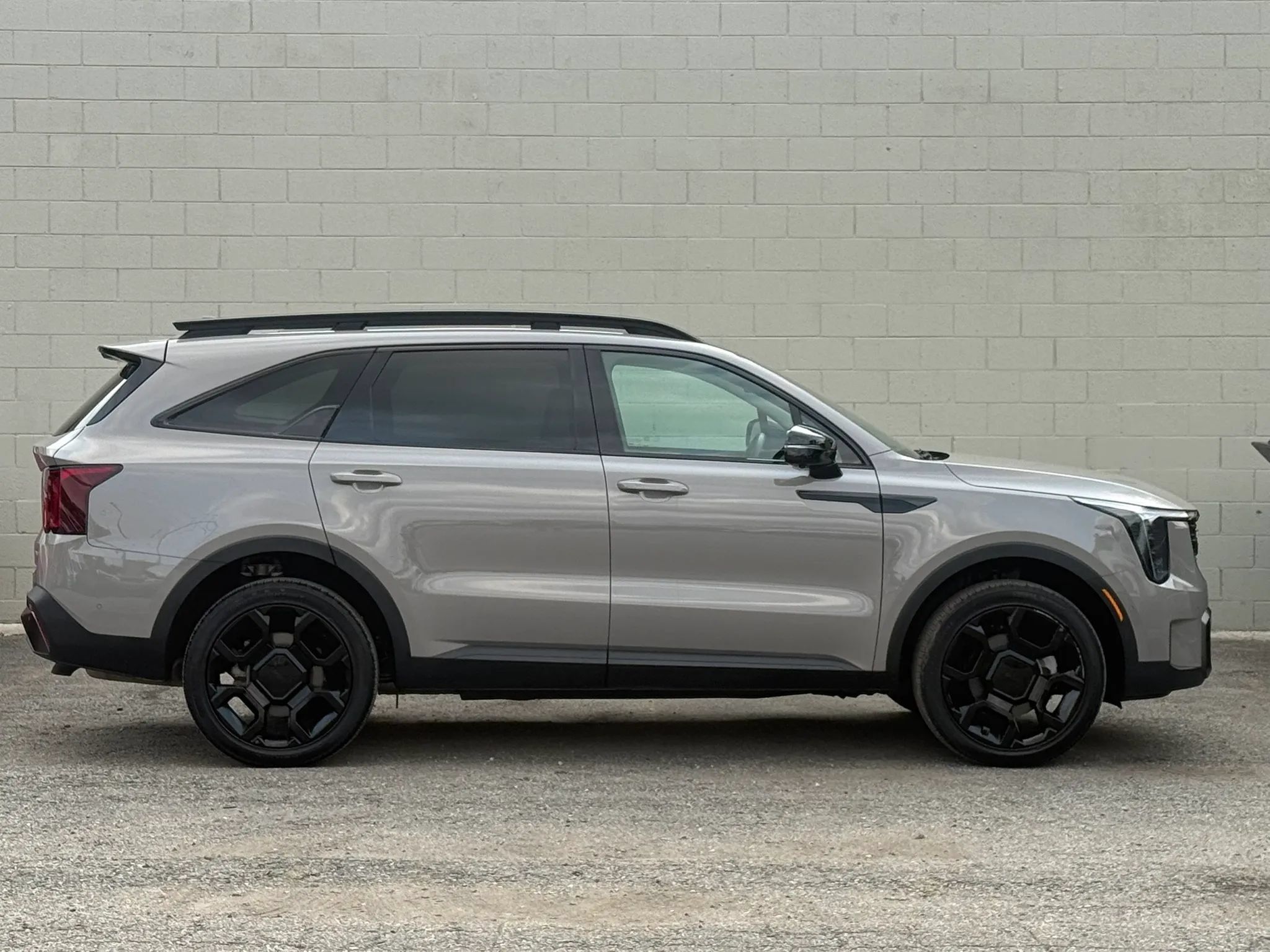 Used 2025 Kia Sorento SX AWD/4WD image 12