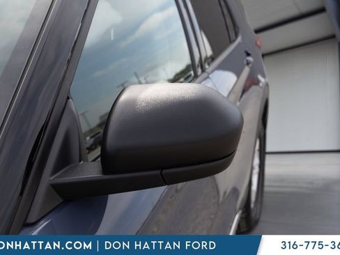 Used 2021 Ford Explorer XLT AWD/4WD image 34