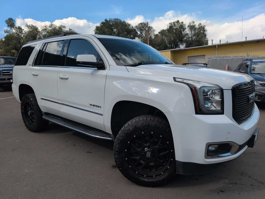 Used 2017 GMC Yukon SLT w/ Open Road Package AWD/4WD image 1
