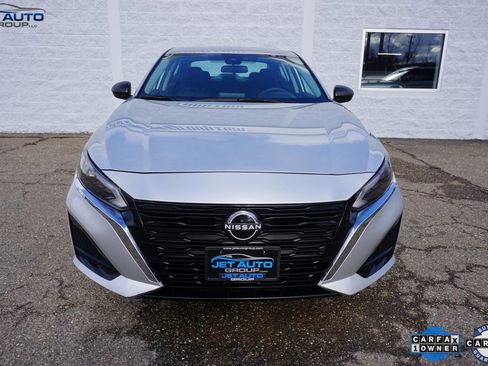 Used 2024 Nissan Altima 2.5 SV image 2