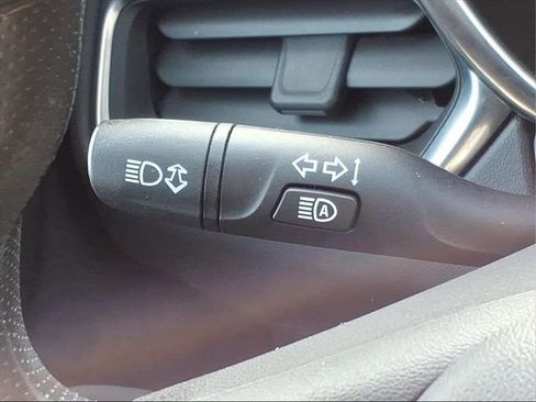 Used 2021 Chevrolet Equinox LS image 24