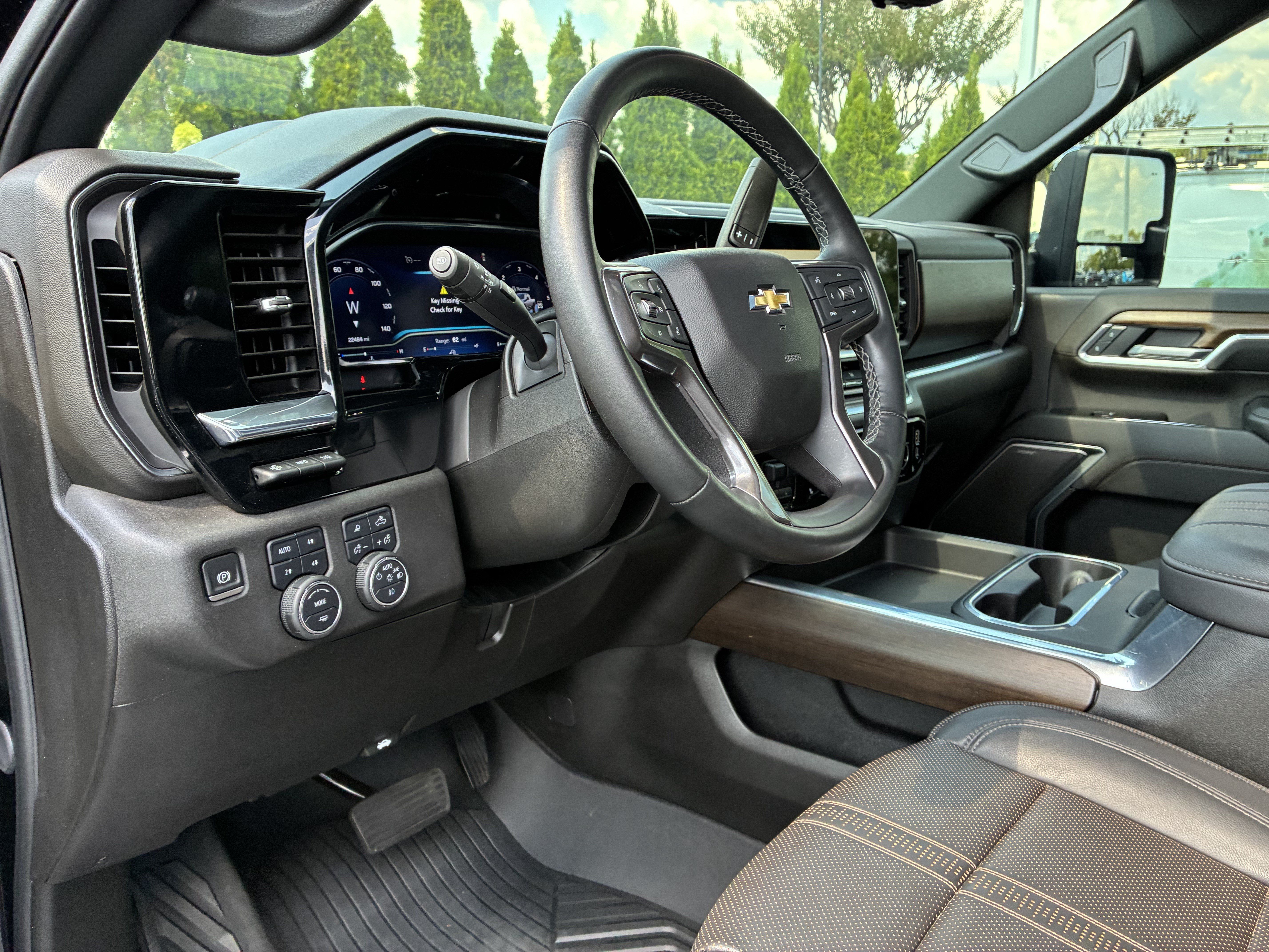 Used 2025 Chevrolet Silverado 3500 High Country w/ High Country Premium Package AWD/4WD image 25