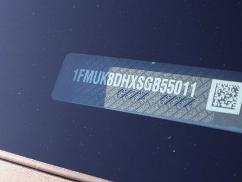 Used 2025 Ford Explorer Active w/ Active Comfort Package image 25