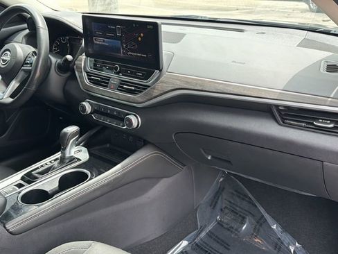 Used 2023 Nissan Altima 2.5 SV w/ SV Premium Package FWD image 41