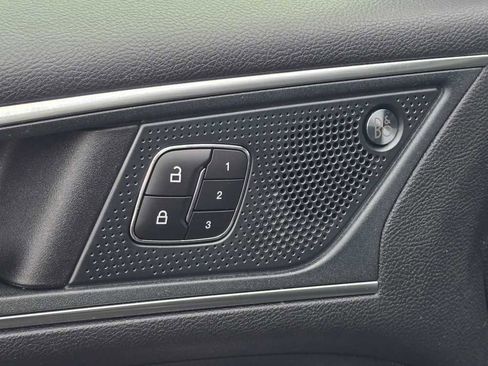 Used 2024 Ford Edge Titanium image 18