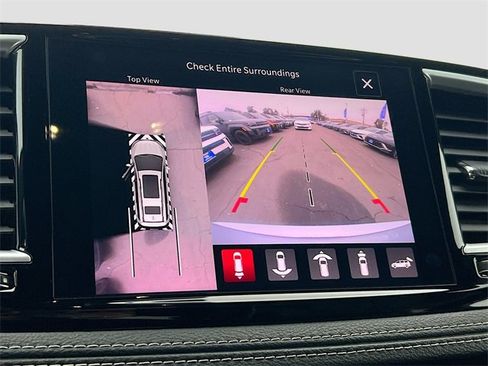 Used 2022 Chrysler Pacifica Limited w/ Uconnect Theater Family Group image 14