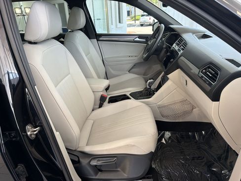 Used 2023 Volkswagen Tiguan SE R-Line FWD image 24