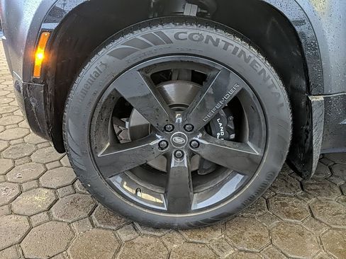 Used 2023 Land Rover Defender 110 Carpathian Edition image 9