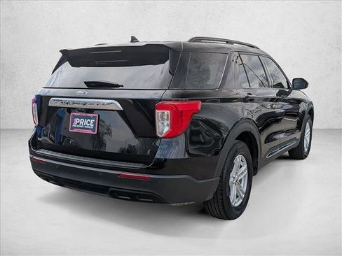 Used 2024 Ford Explorer XLT image 5