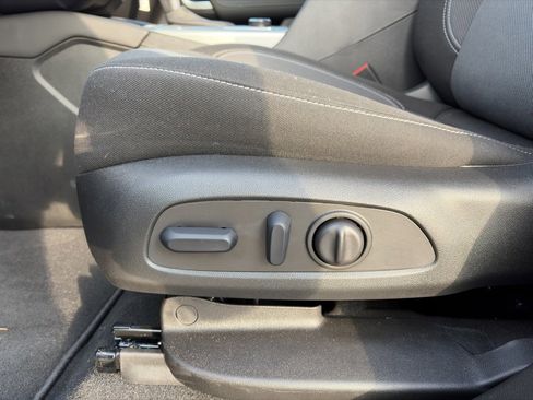 Used 2025 Chevrolet Blazer LT w/ Driver Confidence Package image 15