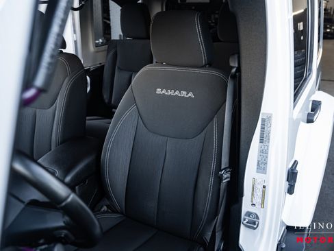 Used 2016 Jeep Wrangler Unlimited Sahara image 16