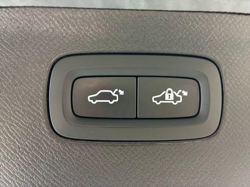 Used 2024 Volvo XC90 B5 Plus AWD/4WD image 13