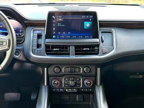Used 2024 Chevrolet Tahoe Premier RWD image 31