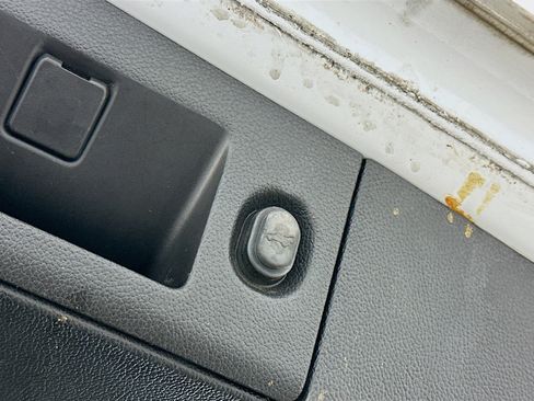 Used 2018 Chevrolet Tahoe LT image 32