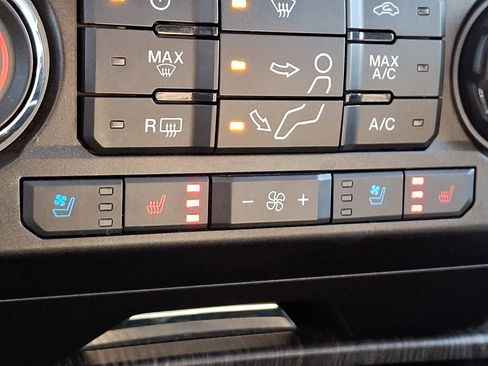 Used 2021 Ford F250 Lariat image 27