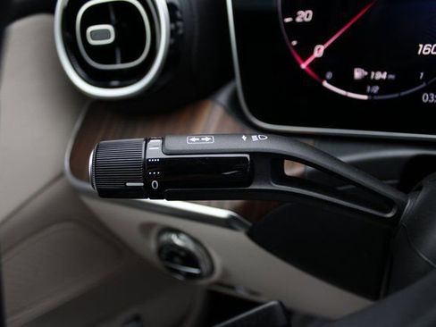 New 2025 Mercedes-Benz C 300 4MATIC Sedan image 17