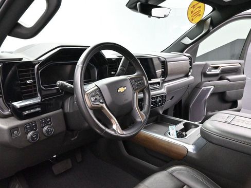 Used 2024 Chevrolet Silverado 2500 High Country w/ High Country Premium Package AWD/4WD image 16