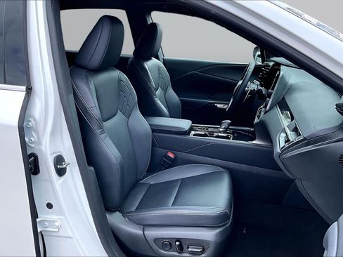 Used 2024 Lexus RX 350 FWD w/ Technology Package image 8