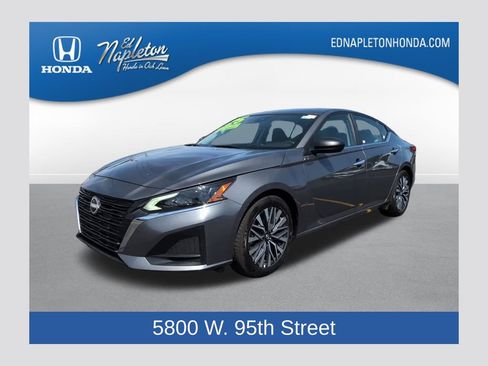 Used 2025 Nissan Altima 2.5 SV FWD image 1