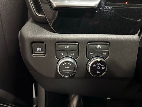 New 2026 GMC Sierra 1500 Elevation image 14