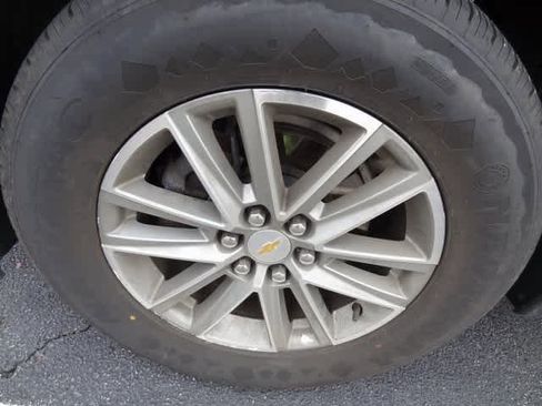 Used 2023 Chevrolet Traverse LT image 23