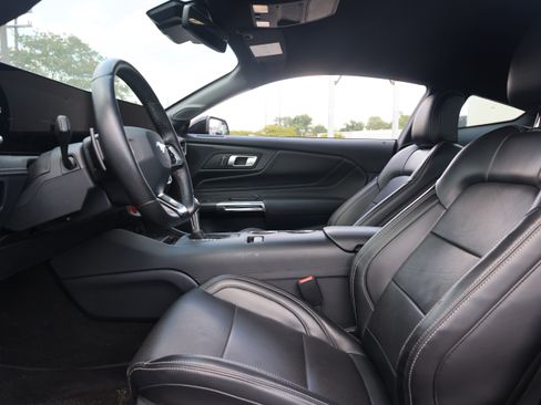Used 2024 Ford Mustang GT Premium RWD image 3