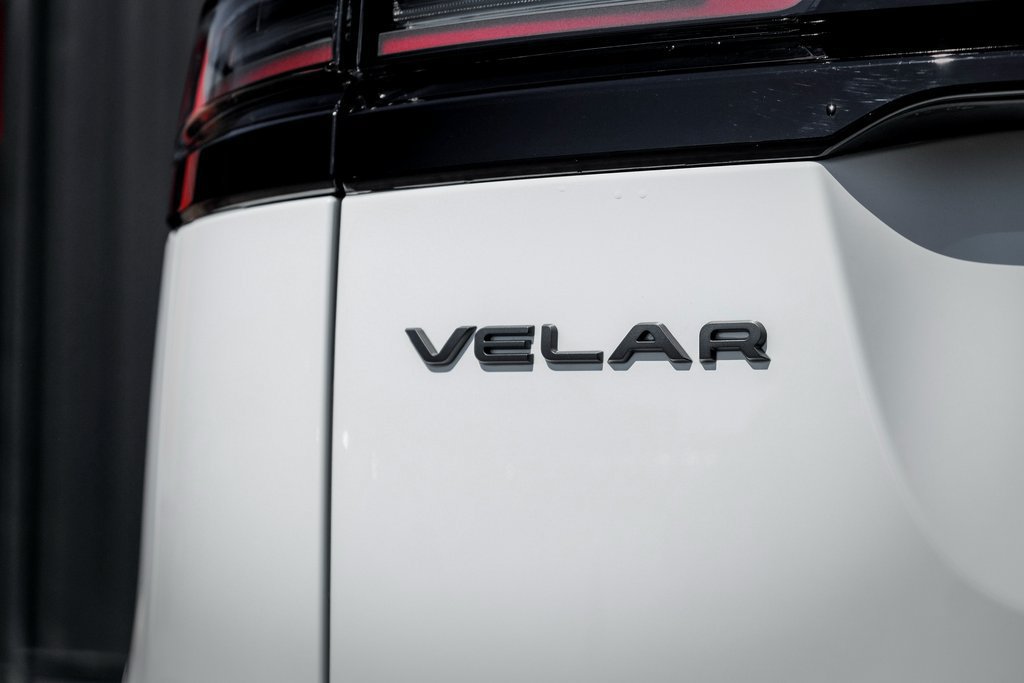 Certified 2026 Land Rover Range Rover Velar Dynamic SE AWD/4WD image 7