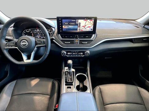 Used 2025 Nissan Altima 2.5 SL FWD image 15