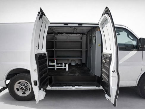 Used 2021 GMC Savana 2500 w/ Communications Package image 10