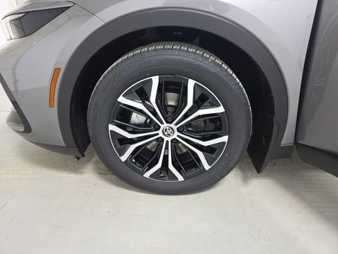 New 2026 Toyota Crown XLE image 17