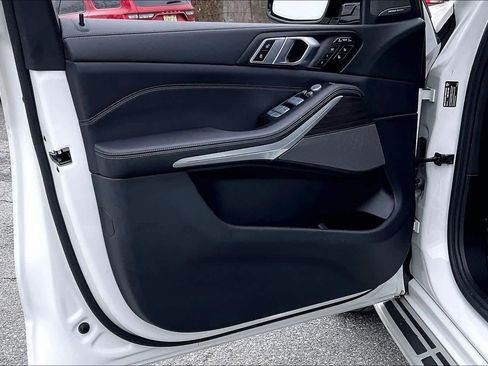 Used 2023 BMW X7 xDrive40i w/ Executive Package image 25