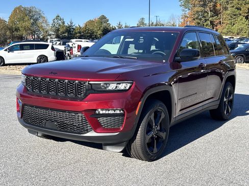 New 2025 Jeep Grand Cherokee Limited w/ Black Appearance Package image 3