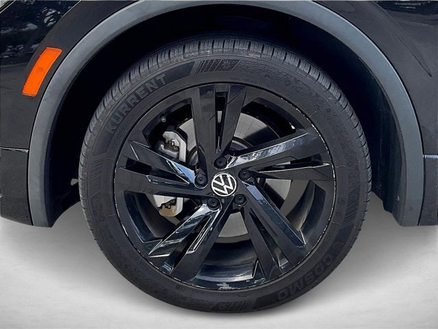 Used 2023 Volkswagen Tiguan SE R-Line FWD image 10