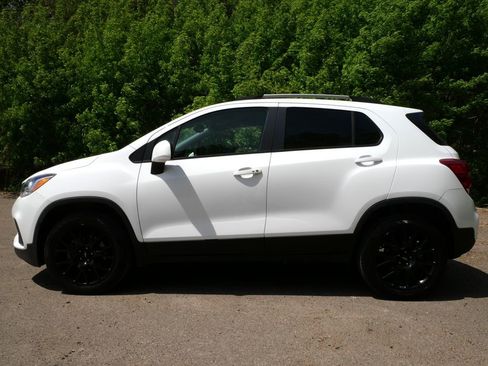 Used 2021 Chevrolet Trax LT w/ Driver Confidence Package AWD/4WD image 4