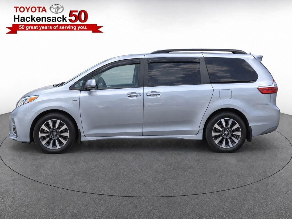 Used 2019 Toyota Sienna XLE w/ XLE Navigation Package AWD/4WD image 6
